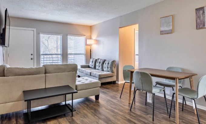 Sweet Auburn Historic District Apartment | One of the Best 2Bed Apartments near Edgewood Plaza