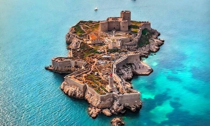 Saint-Henri Apartment | One of the most beautiful sea views of the Bay of Marseille Breathtaking