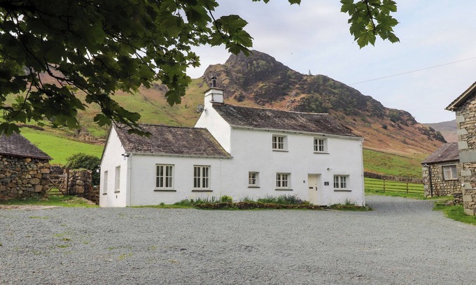Ambleside Cottage | ONE SIDE HOUSE FARM, family friendly, with open fire in Langdale
