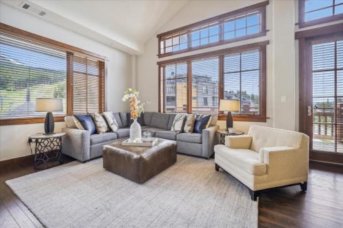 Peak 8 Apartment | One Ski Hill Place 8424 condo