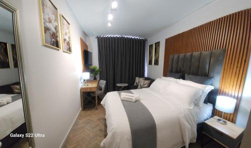 Greater Johannesburg Metropolitan Area Apartment | OneRosebank Signature Studio Apartment