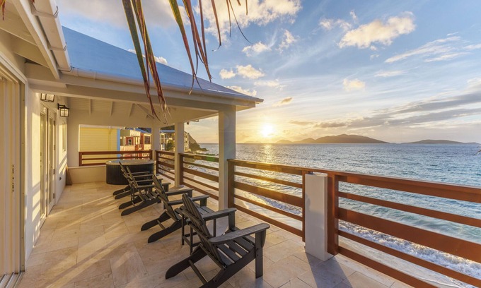 West End Apartment | ONTA BEACH VILLA - Chic new luxury beachfront apartment with hot-tub