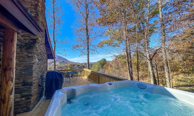 Lansing Cabin | OPEN FOR BOOKINGS! 2BR/1BA Hot Tub & Mtn Views