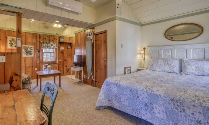 Trenton Apartment | Open Hearth Inn Cottage 12 - 10 min to Acadia!