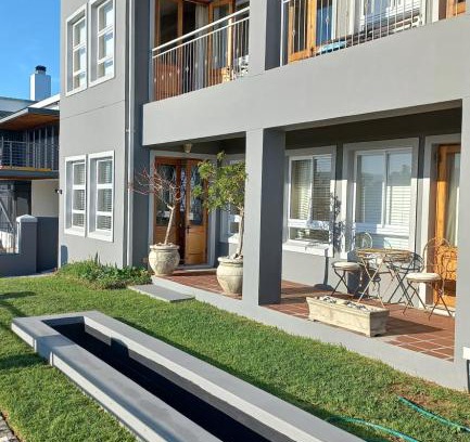 De Kelders House | Oppikoppi De Kelders