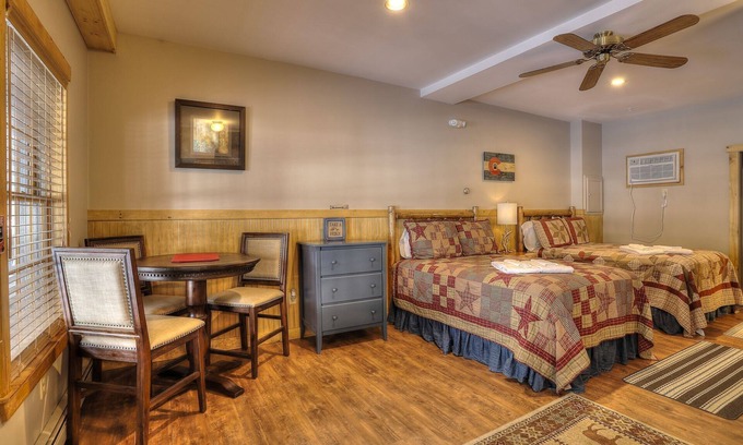 Oquossoc Hotel | Oquossoc Suite #2 | A/C