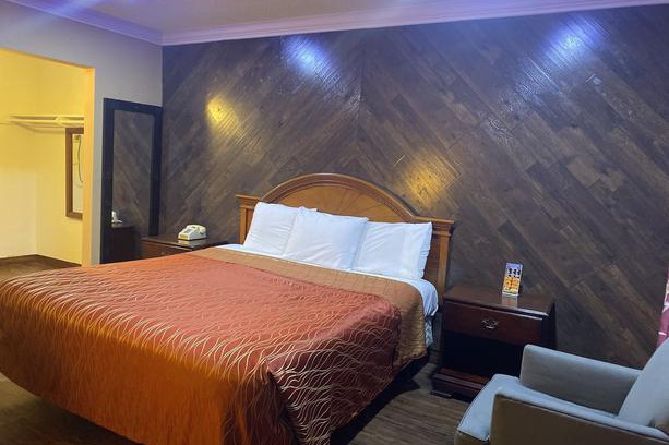 Orange Hotel | Orange Villa Park Motel
