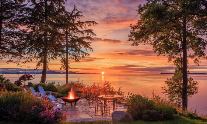 Eastsound House | Orcas Waterfront Custom Home, 180 Degree Summer Sunset & Sunrise, Sleeps 12