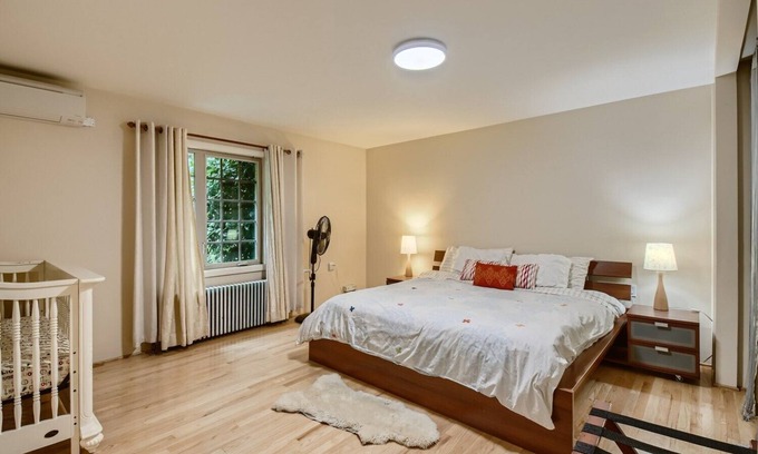 North Gresham House | Oregon Jade Lodging: Portland Suburban Ranch Style EV charger