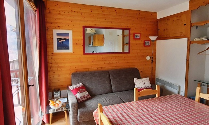 Orelle House | Orelle Val thorens: Apartment in Residence sleeps 4 to 5.
