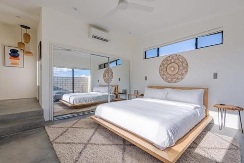 Joshua Tree House | Orion Minor - Spa and Soaking Tub with Park Views