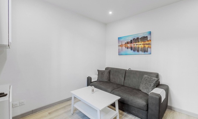 Saint Blaise Apartment | Orteaux | Cosy studio near Père Lachaise