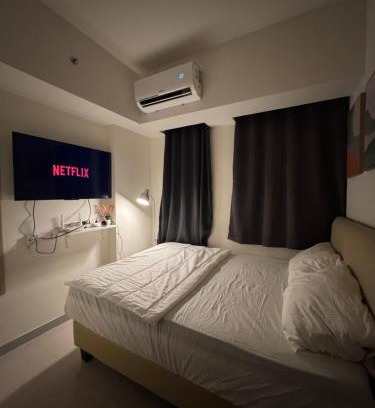 Java Apartment | Osaka Resort at Osaka Apt PIK2 with Netflix 4K TV and Wifi