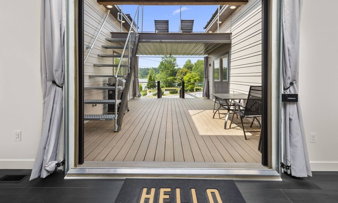 Valley Hill House | Osceola Lake Retreat minutes from Downtown, Breweries, Crafts, Equestrian Trail