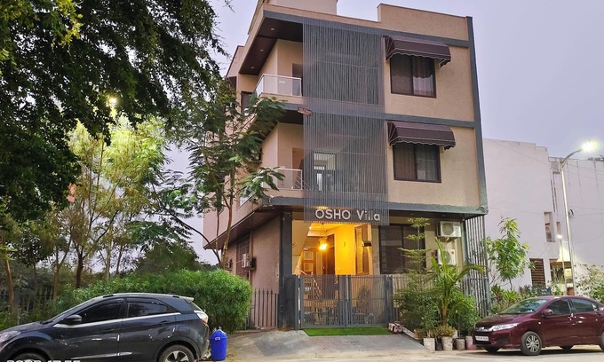 Sanganer Villa | OSHO Villa Homestay, 5 minutes to the Jaipur Airport, Garden View AC Rooms,