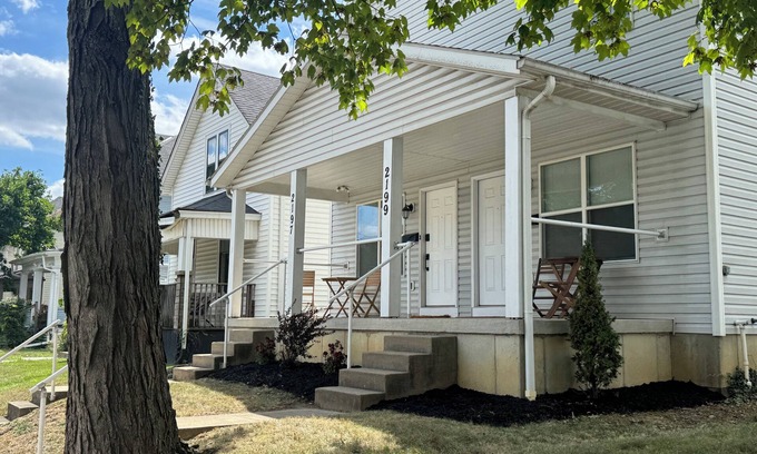 Old North Columbus House | OSU Campus Area Cozy Townhome