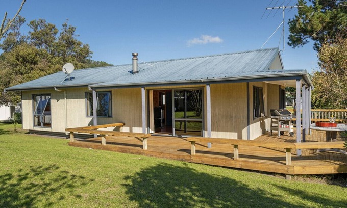 Matarangi Cottage | Our Escape - Matarangi Holiday Home