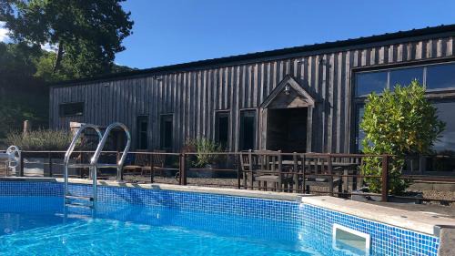 Westbrook Court House | Outshot Barn