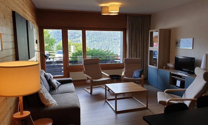 St. Luc Apartment | Outside : flat for 5-6 people on the ground floor, balcony -Inside : 60 sqm, large living with a sep