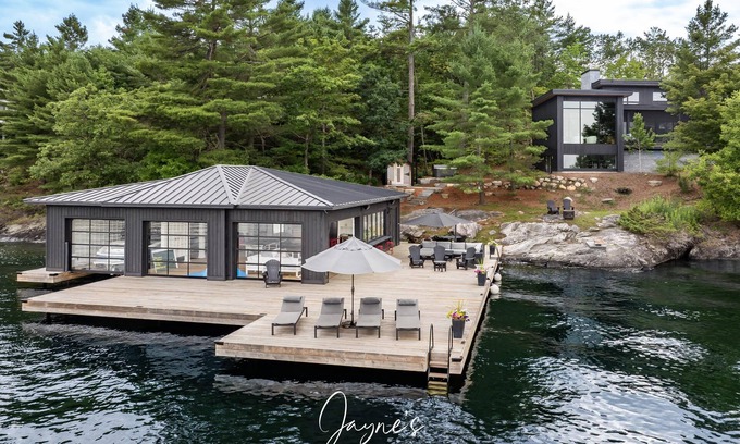 Muskoka Lakes Cottage | Outstanding 5 bed 6 bath cottage on Lake Joseph with Tennis Studio