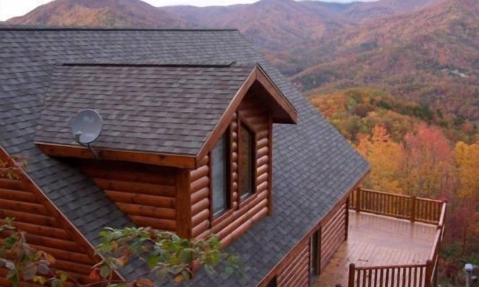 Whittier Cabin | "Over the Edge" Cabin with Amazing Views! Reduced rates for Nov. & Dec.!