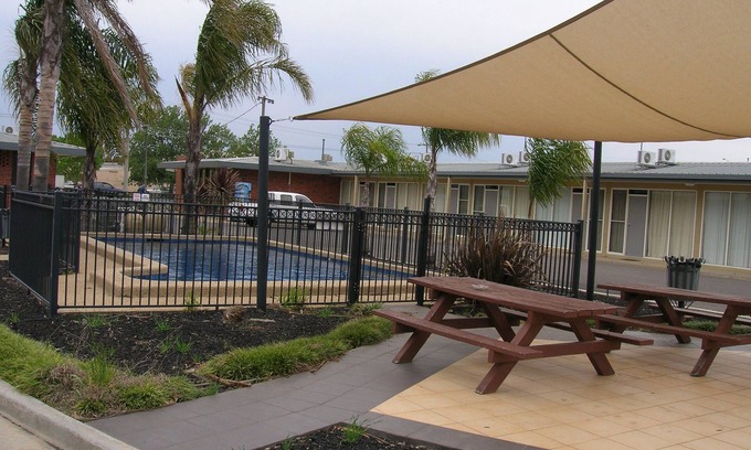 Shepparton Hotel | Overlander Hotel Shepparton