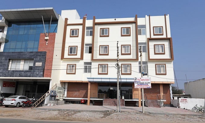 Jagatpura Hotel | OYO 10603 Hotel Mahima Palace