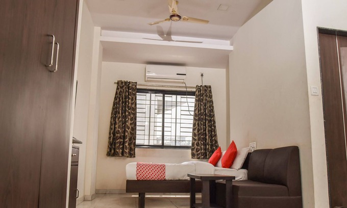 Nashik Road Hotel | OYO 12854 Hotel Sahara Inn