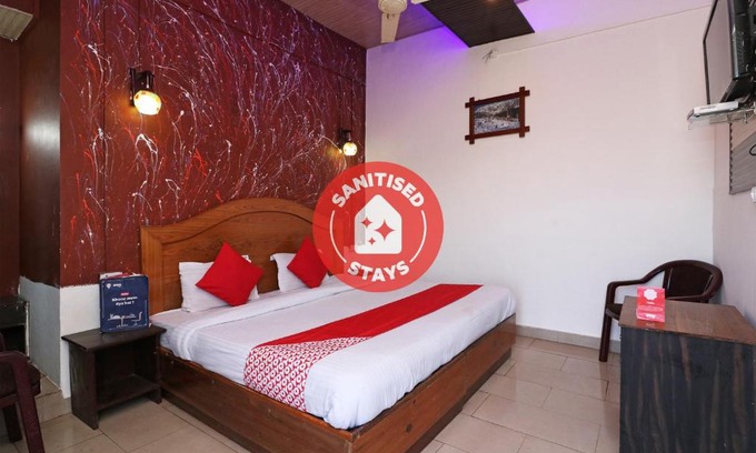 Charbagh Hotel | OYO 74297 Hotel Silver Palace