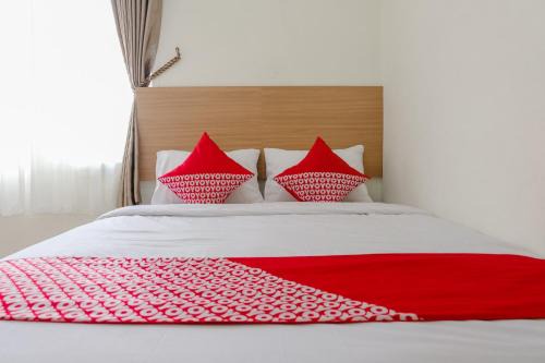 Jember Hotel | OYO Flagship 1603 Antosa Family Residence Silver Key