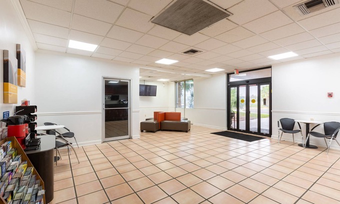 Broadmoor Hotel | OYO Hotel Baton Rouge - Mead Rd Louisiana