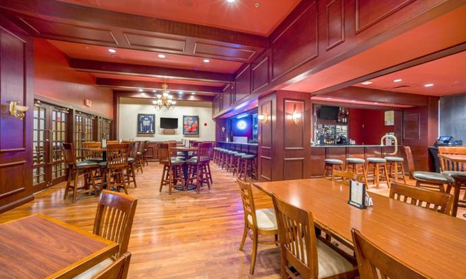 Downtown West Hotel | OYO Hotel St Louis Downtown MO