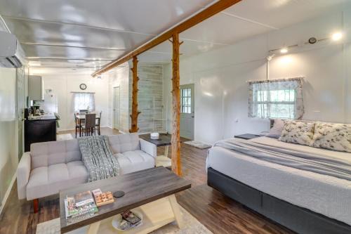 Harrison Apartment | Ozark Escapes Cabin! Serene Forest and Mtn Setting