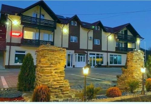 Campulung Moldovenesc Hotel | Păunașul Codrilor