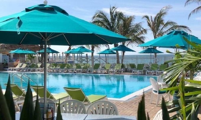 Key Colony Beach House | P37 - Charming 2 bedrooms duplex with Private Pool and Deep water dockage.