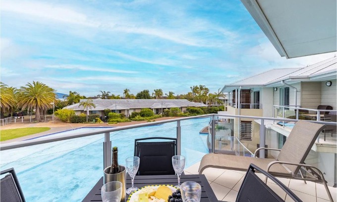 Salamander Bay House | Pacific Blue 278-265 Sandy Pt Rd- Dual Key Access, Wifi, Linen and Air Conditioning