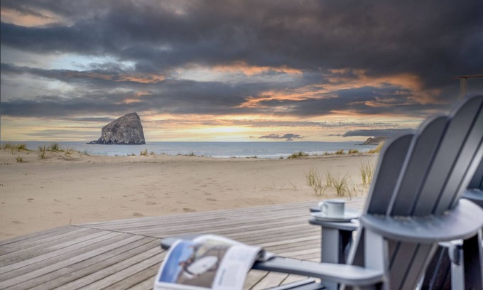 Kiwanda Shores House | Pacific City Sand Dollar - Beachfront-Deck-BBQ-Great Views