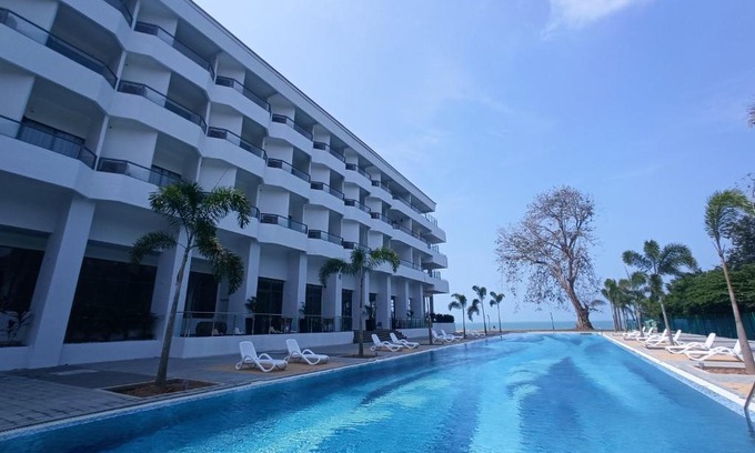 Si Rusa Hotel | Pacific Regency Beach Resort, Port Dickson