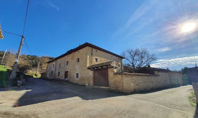 Villacomparada de Rueda House | PALACIO CASA RURAL LOS LAMBREQUINES in Villacomparada de Rueda.