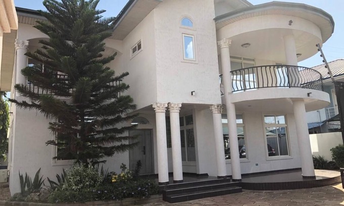 Teshie House | Palatial & Comfy Family Home at East Airport