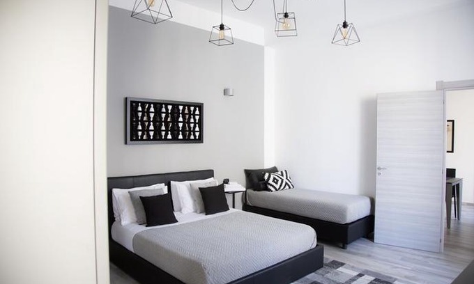 Naples City Centre Apartment | Palazzo Mormando - Modern Apartment