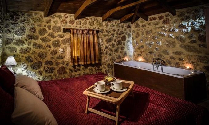 Mesaia Trikala House | Paliokastro Guesthouse