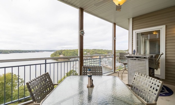 Lake Ozark Condo | Palisades 16 - Condo with Stellar Main Channel View
