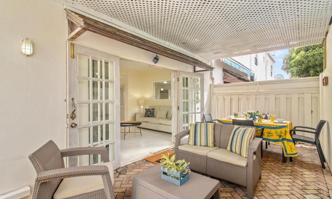 Blue Waters Apartment | Palm View 4