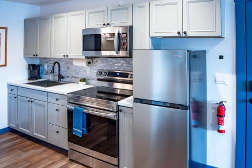 Palmer Hotel | Palmer Suite 101, Hyland Hotel