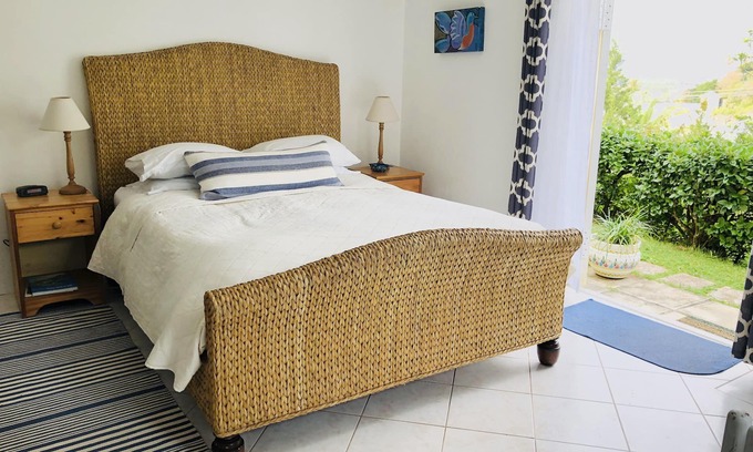 Southampton Apartment | 'Panatola' Studio with Breathtaking Views - Close to beach