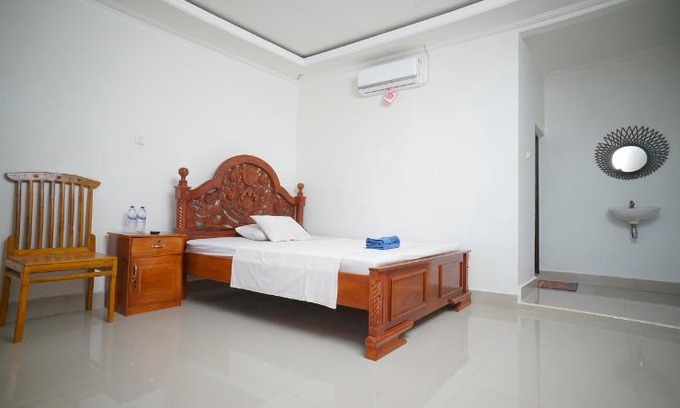 Bira Hotel | Panda Beach II