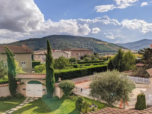 Quincie-en-Beaujolais House | Panda Home