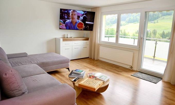 Ennetbuhl Apartment | "Panoramablick" holiday apartment with a view of the mountains