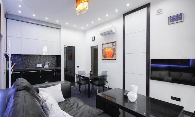 Odessa City Center Apartment | Panoramic 1-BR apartment in the heart of Odessa